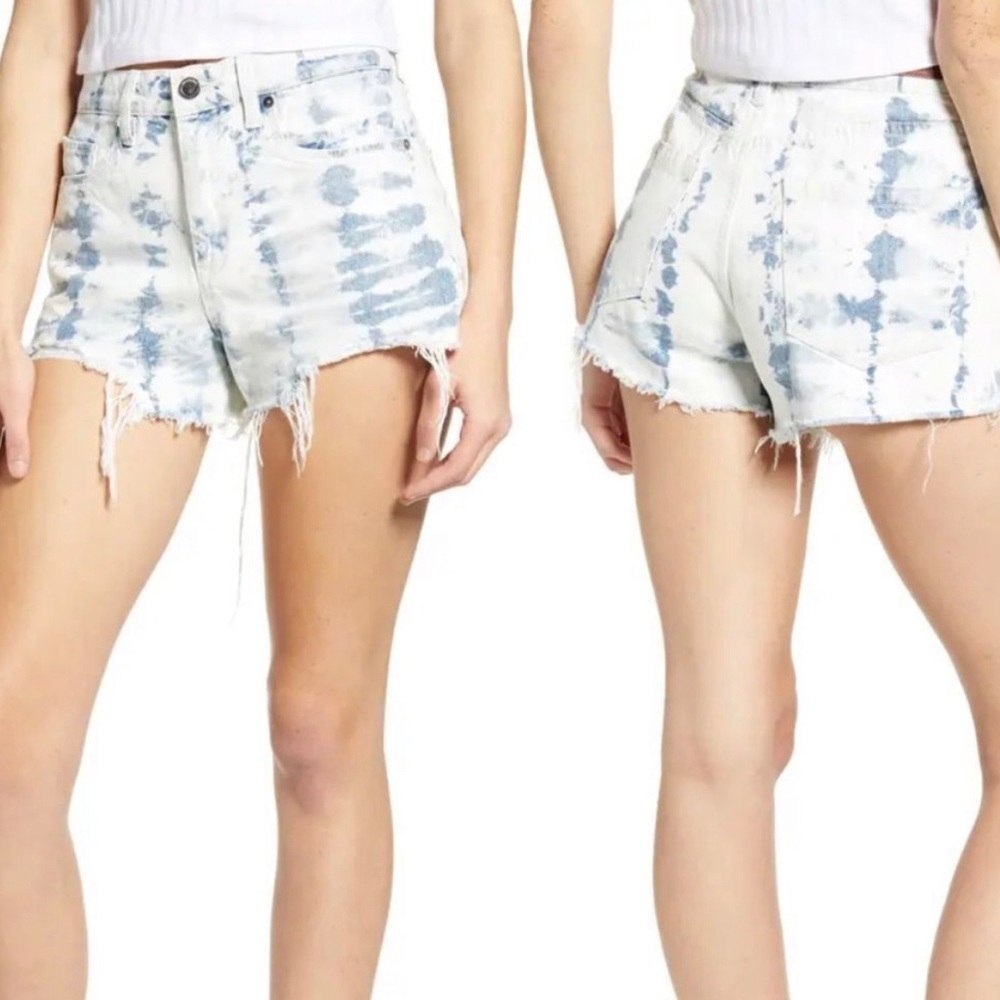 BLANK NYC The Barrow tie-dye denim jean shorts size 2